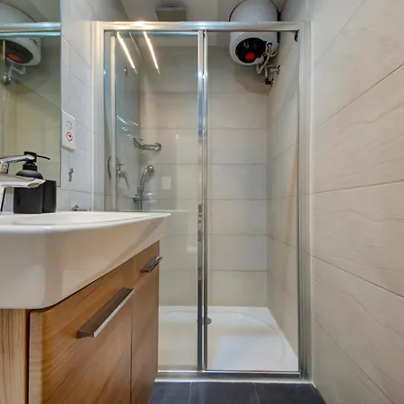 Residences By 360 Estates モスタ