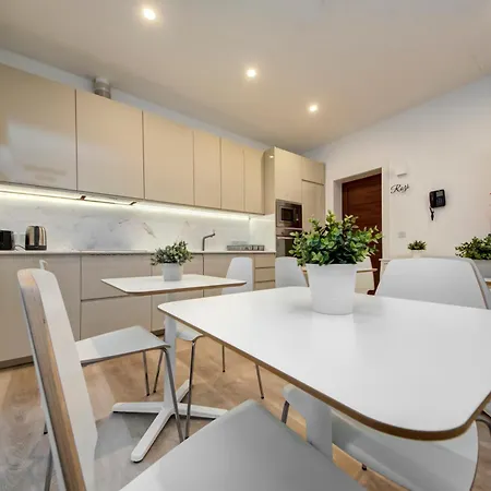 アパート Residences By 360 Estates